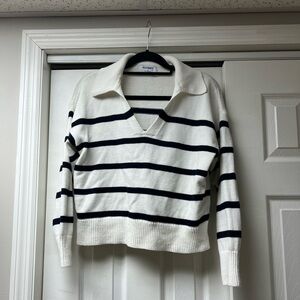 Old Navy Women's V-Neck Sweater - Cream and Navy Blue Stripes